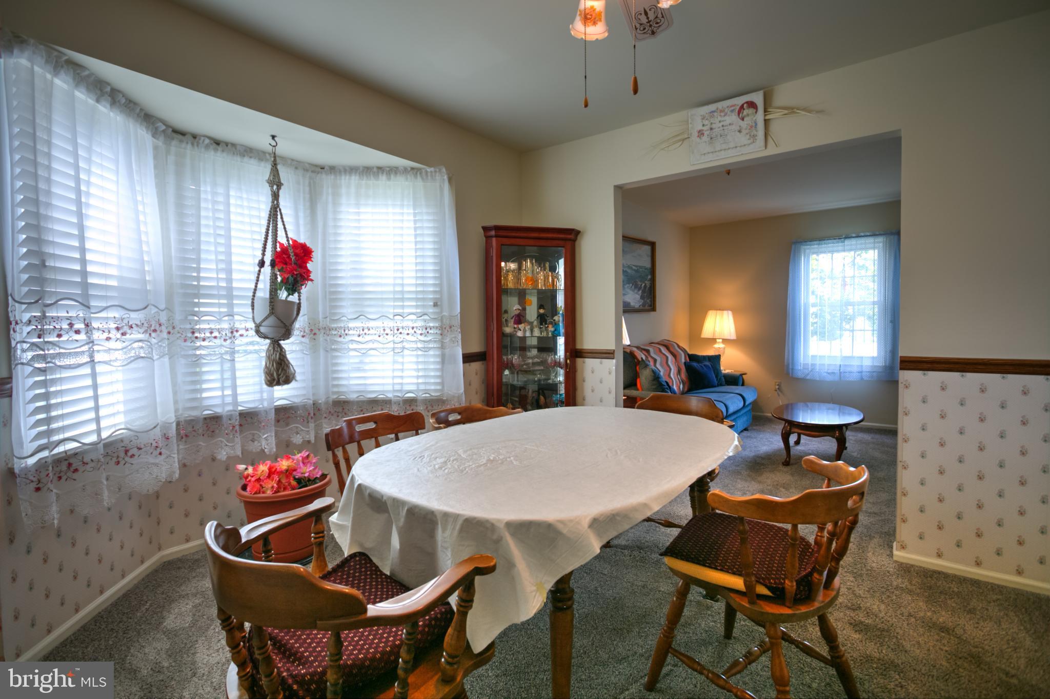906 Tuckerton Road Reading, PA 19605 - Photo 14 of 28 Dining Room-Chair Rail/Bow Window
