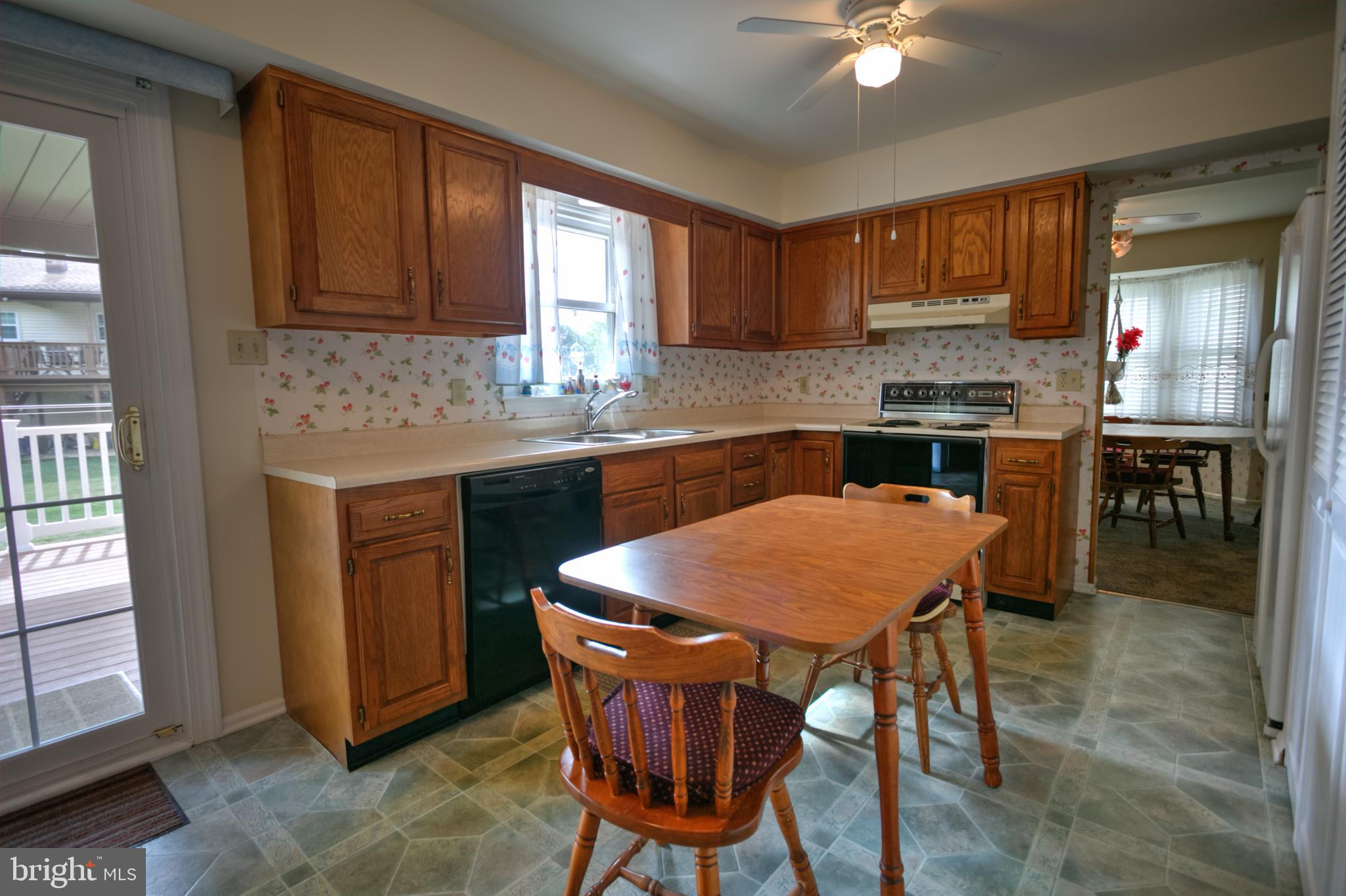906 Tuckerton Road Reading, PA 19605 - Photo 16 of 28 Eat-In Kitchen-All Appliances Included