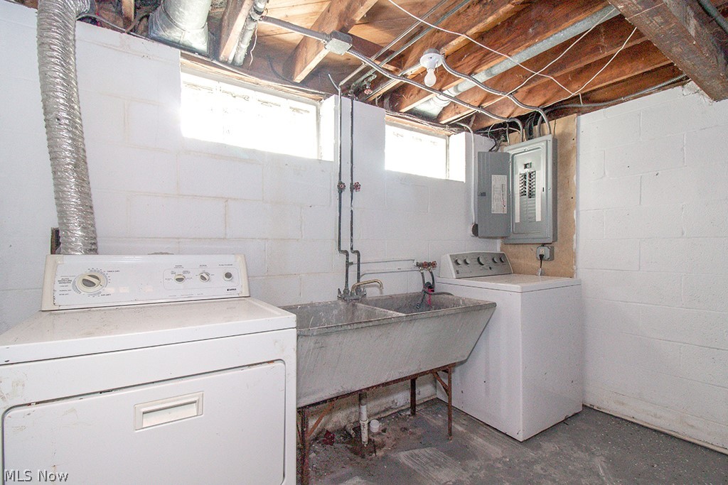 3954 Grosvenor Road Cleveland, OH 44118 - Photo 30 of 35
