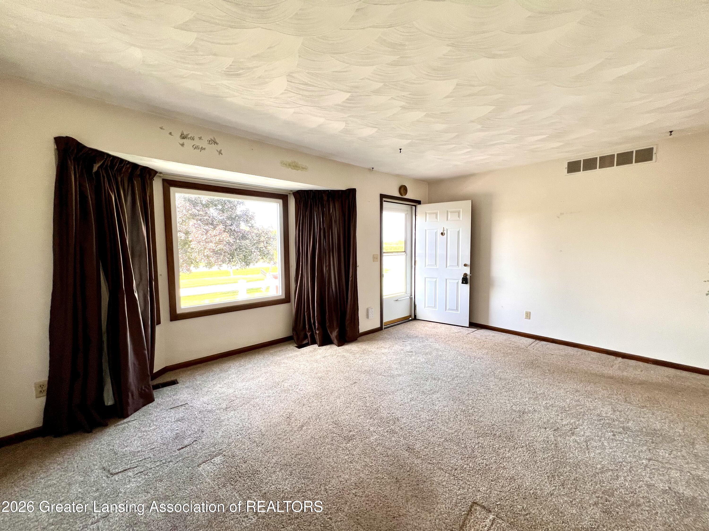 8595 West Price Road St. Johns, MI 48879 - Photo 19 of 41 IMG_2947