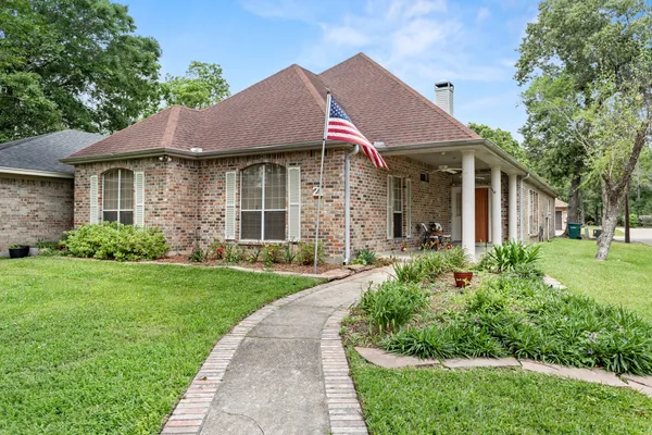 $285,000 | 21 Sandelwood Trail, Beaumont, TX 77706
