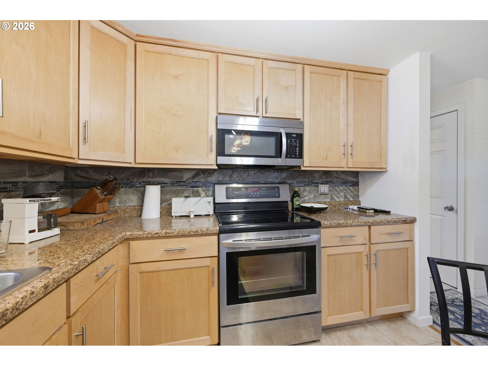 4533 Liberty Street Eugene, OR 97402 - Photo 8 of 31