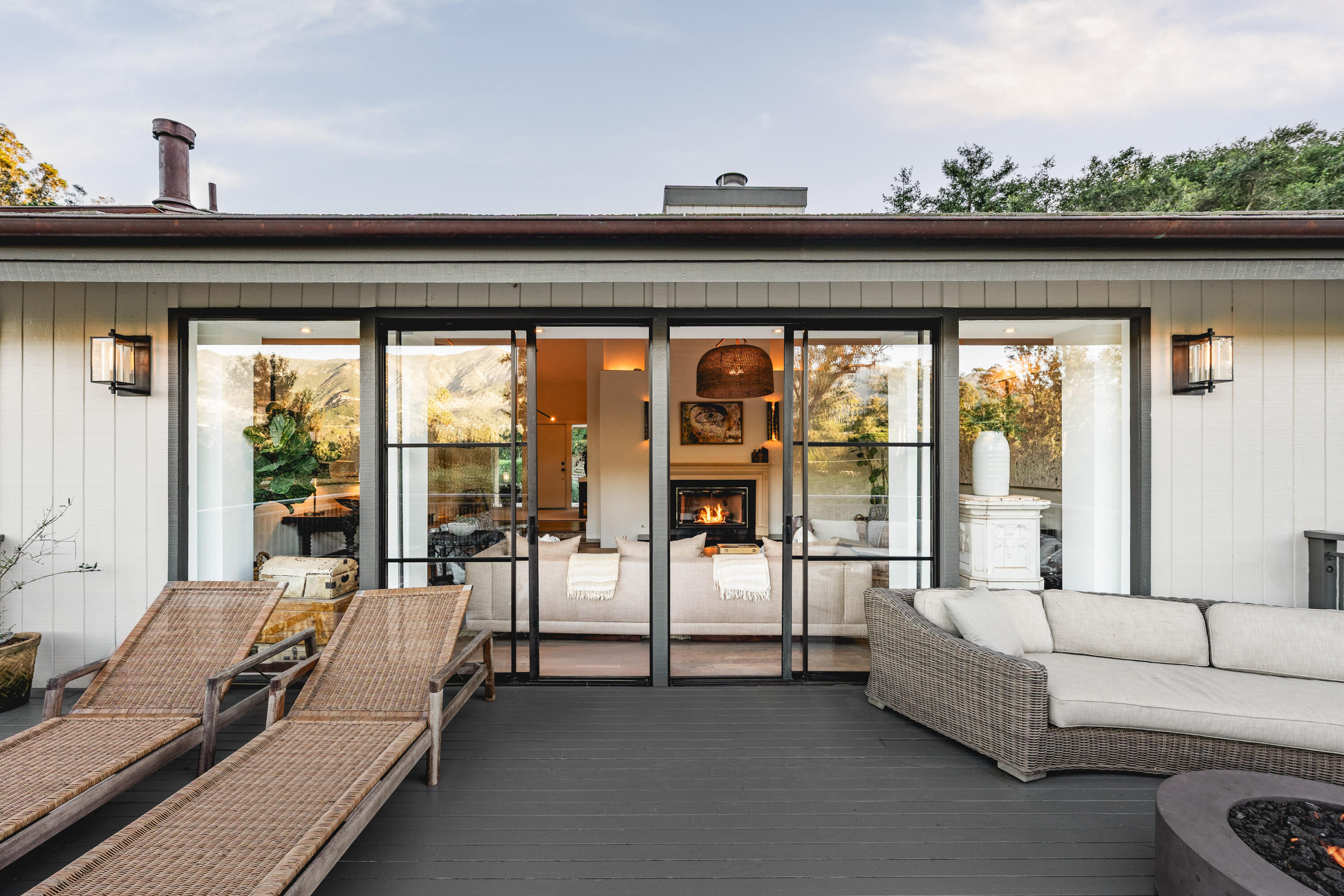 395 Woodley Road Montecito, CA 93108 - Photo 9 of 36 .