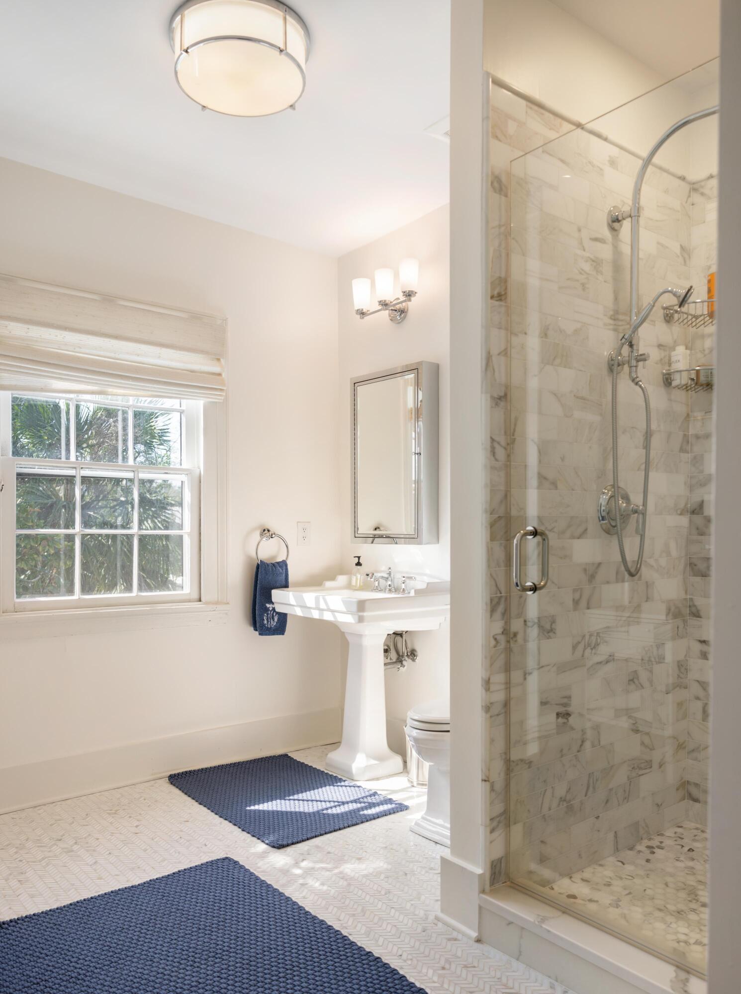 92 Tradd Street Charleston, SC 29401 - Photo 45 of 63 Attached Bathroom for Guest