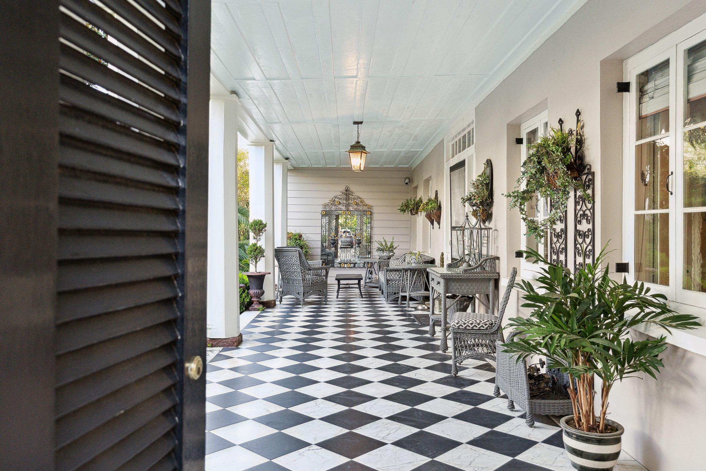 92 Tradd Street Charleston, SC 29401 - Photo 8 of 63 Entry