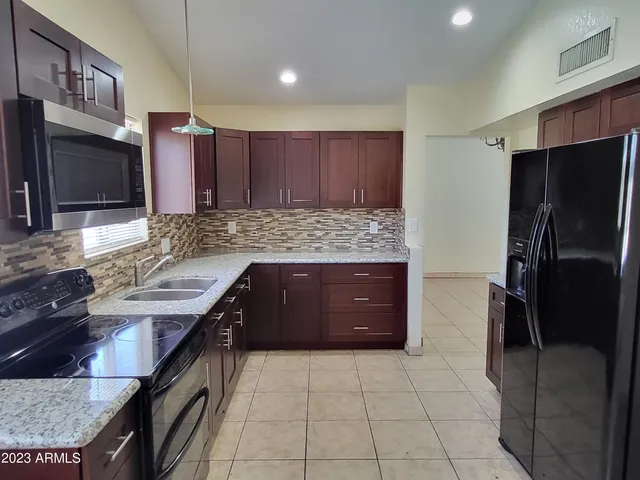 $1,900 | 7410 West Cholla Street, Peoria, AZ 85345