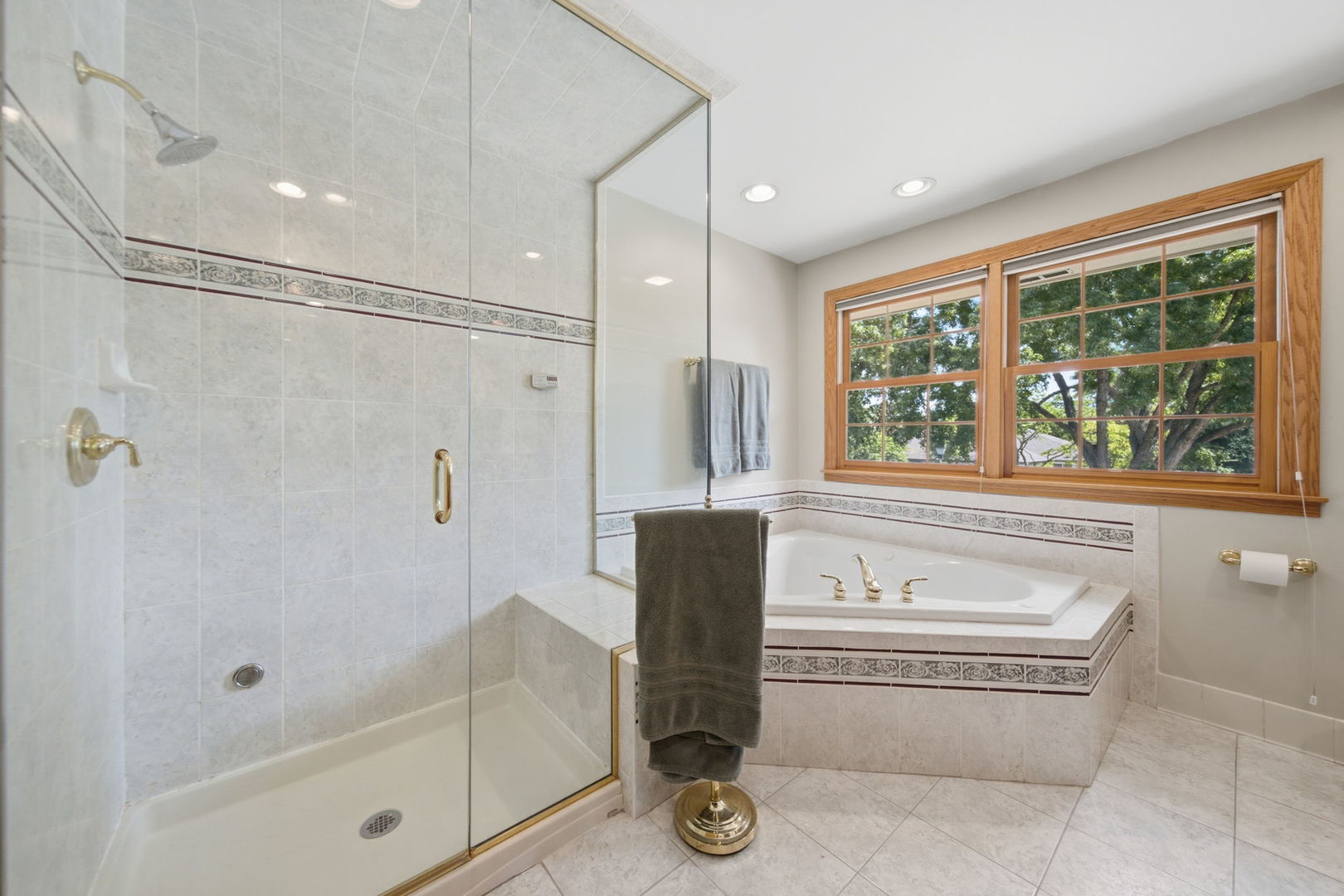 1654 Wadsworth Road Wheaton, IL 60189 - Photo 24 of 43 Gallery Image 24