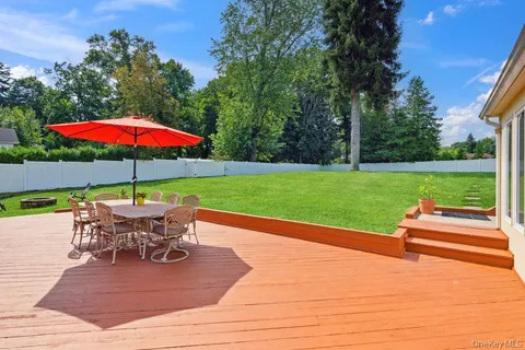 $2,399,000 | 23 Wildwood Lane, Greenvale, NY 11548