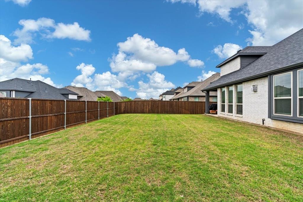 620 Shadow Trail Frisco, TX 75033 - Photo 29 of 36 Spacious back yard