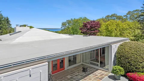 $5,995,000 | 31 Carver Street, Sag Harbor Village, NY 11963