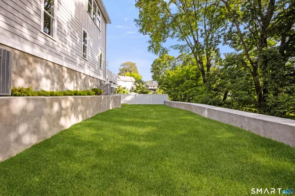 $7,800 | 10 Highland Place, Greenwich, CT 06831