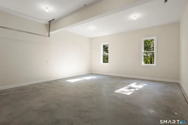 $7,800 | 10 Highland Place, Greenwich, CT 06831