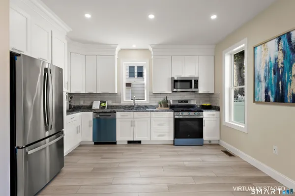 $7,800 | 10 Highland Place, Greenwich, CT 06831