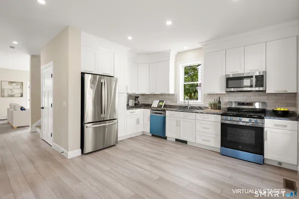 $7,800 | 10 Highland Place, Greenwich, CT 06831