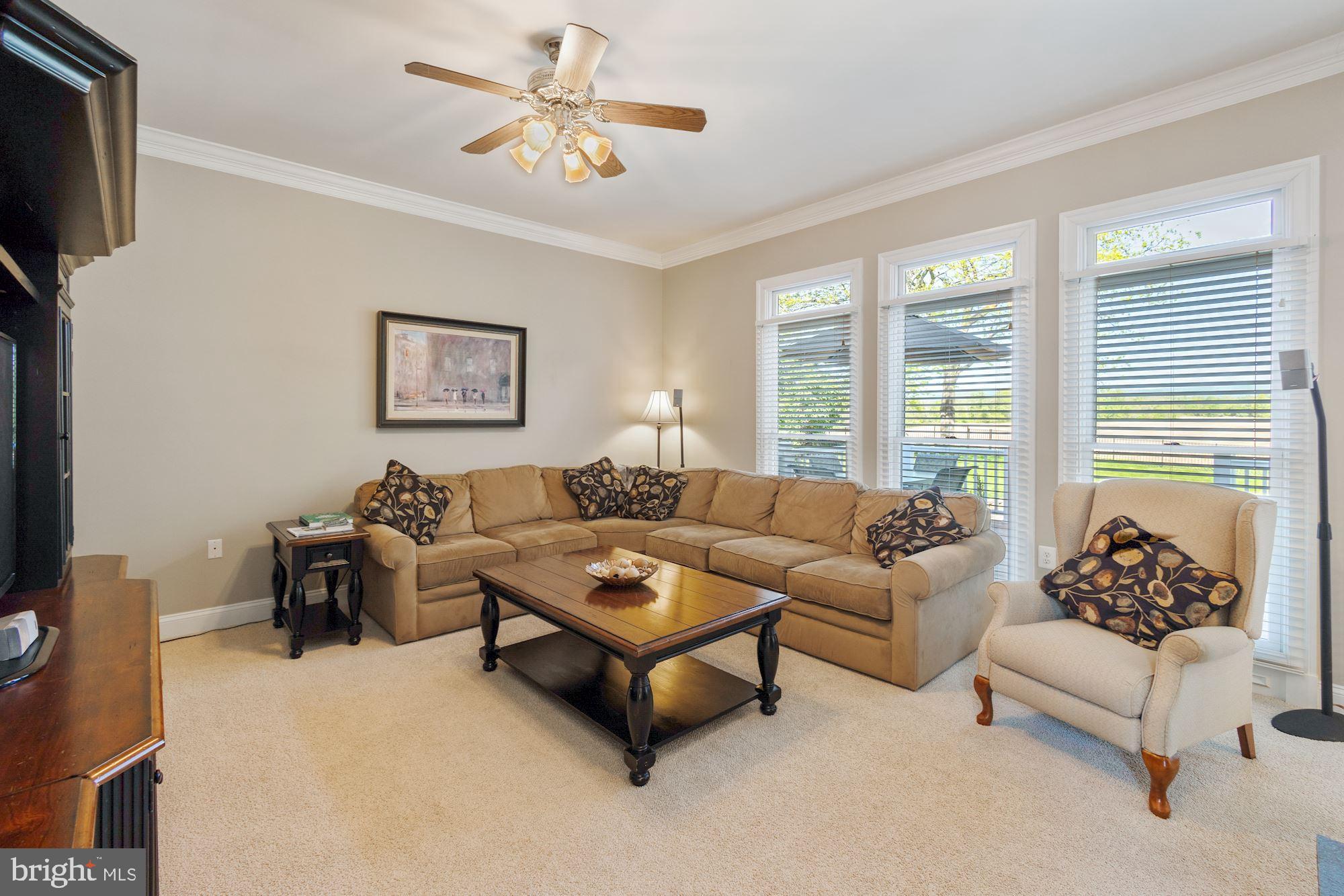 604 Glenmeade Circle Purcellville, VA 20132 - Photo 12 of 54 Roomy family room off kitchen