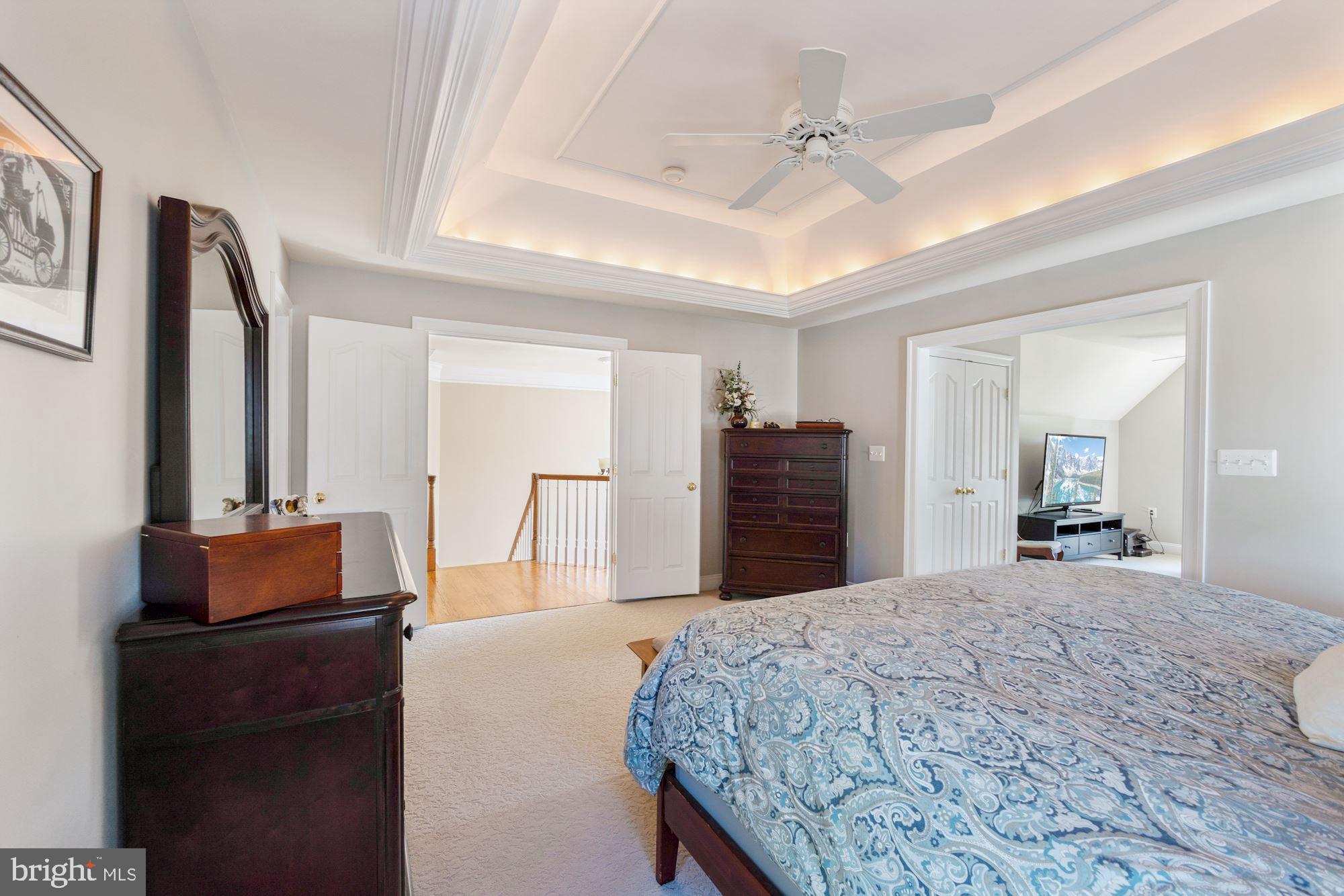 604 Glenmeade Circle Purcellville, VA 20132 - Photo 22 of 54 Primary bedroom suite