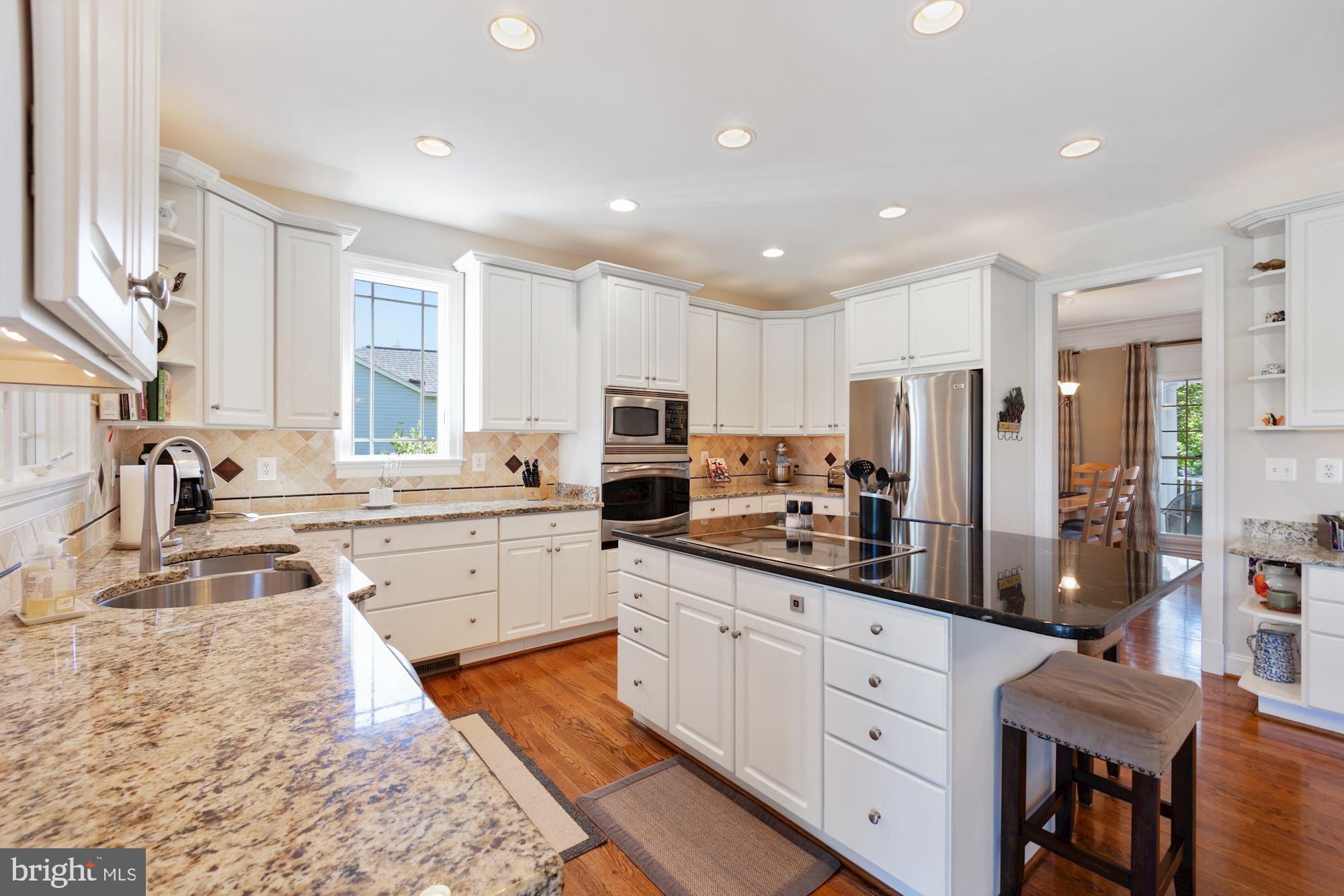 604 Glenmeade Circle Purcellville, VA 20132 - Photo 8 of 54 Ample cabinets