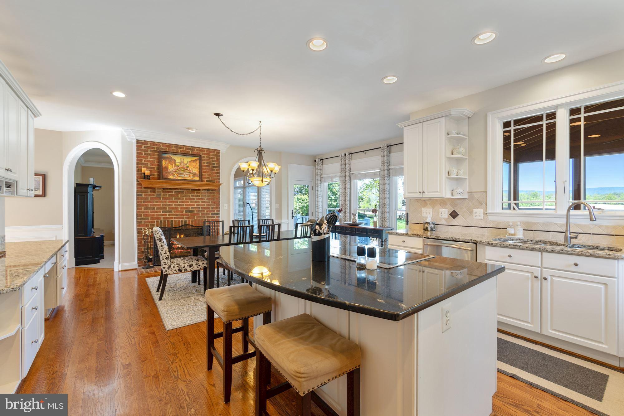 604 Glenmeade Circle Purcellville, VA 20132 - Photo 10 of 54 Loads of bright windows