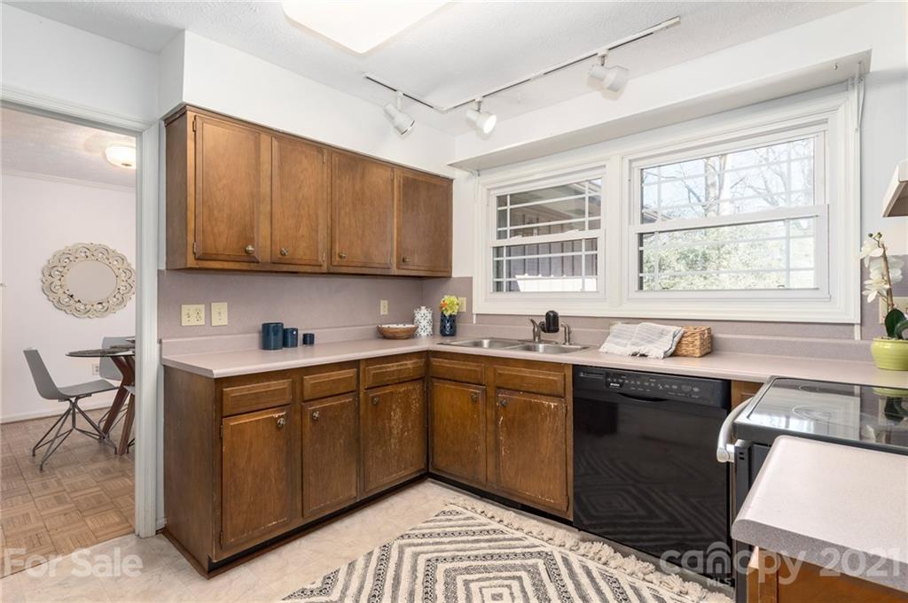 28 St Andrews Road Arden, NC 28704 - Photo 12 of 25 Gallery Image 12