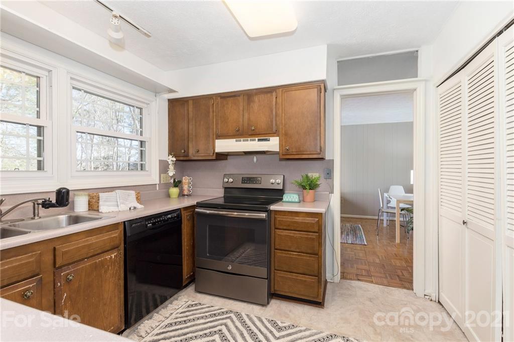 28 St Andrews Road Arden, NC 28704 - Photo 13 of 25 Gallery Image 13