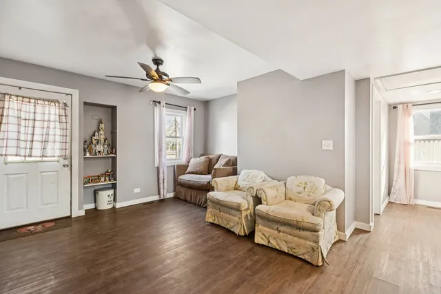 $184,999 | 1618 Round Lake Drive, Round Lake Beach, IL 60073