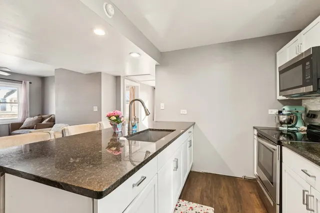 $184,999 | 1618 Round Lake Drive, Round Lake Beach, IL 60073