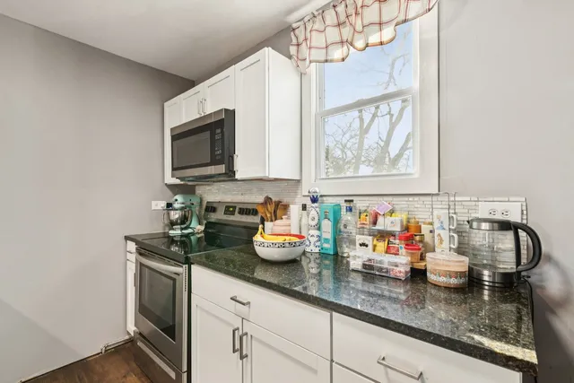 $184,999 | 1618 Round Lake Drive, Round Lake Beach, IL 60073