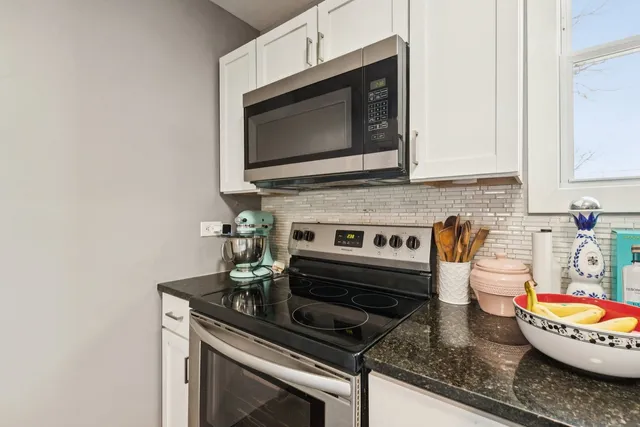 $184,999 | 1618 Round Lake Drive, Round Lake Beach, IL 60073