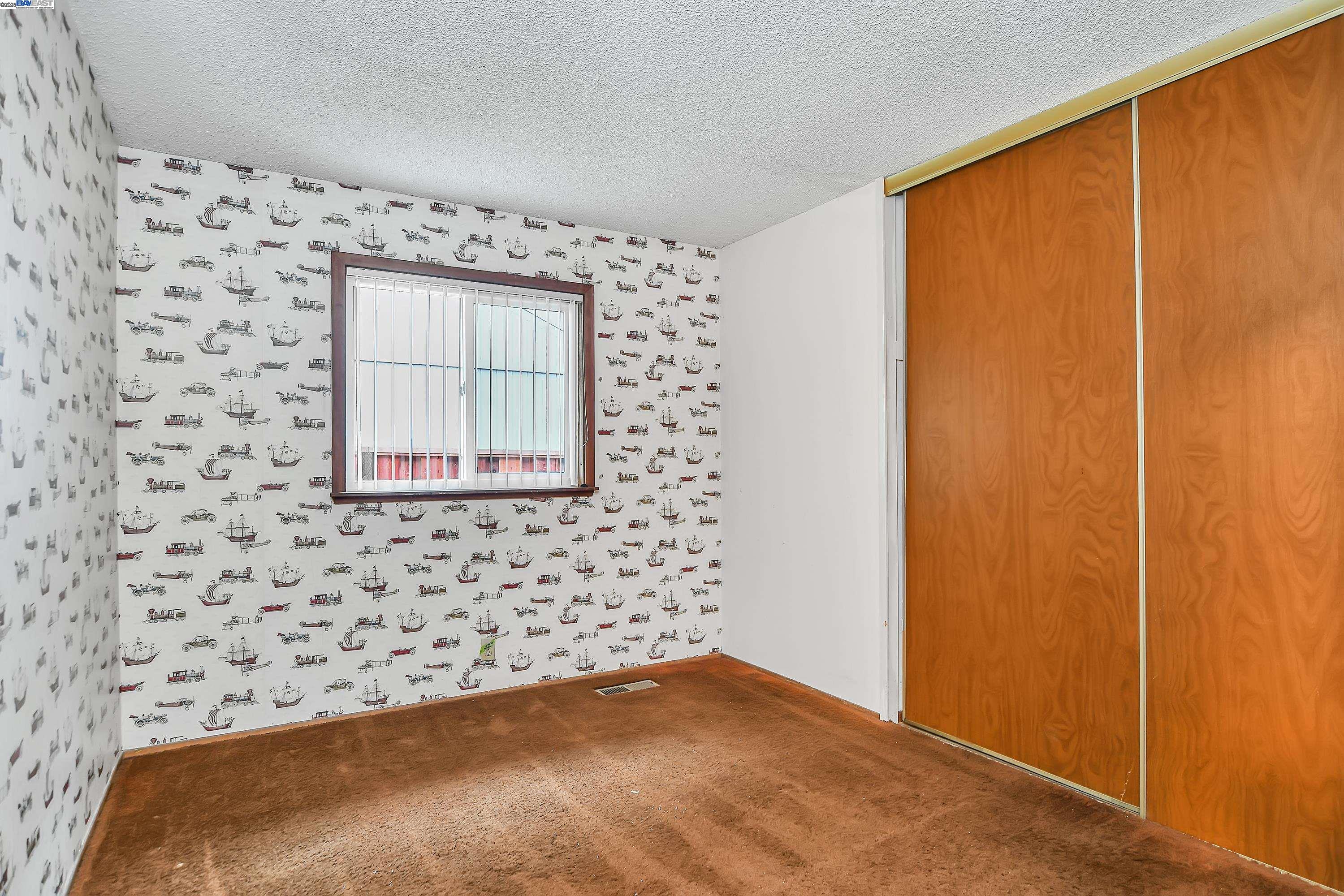 1402 Willow Lake Road Discovery Bay, CA 94505 - Photo 21 of 33 a bathroom with a bathtub