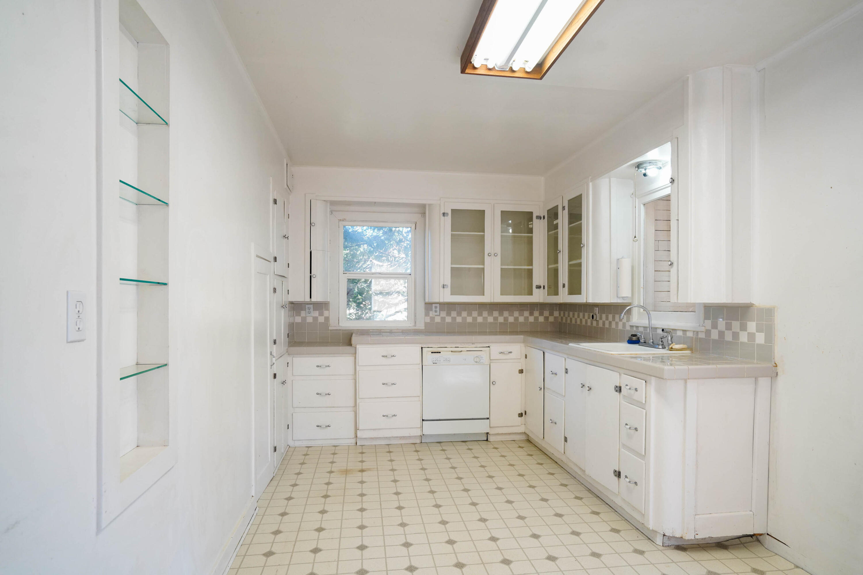 2919 Orindale Road Klamath Falls, OR 97601 - Photo 14 of 37 12-kitchen
