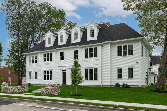 $1,378,000 | 2 Woodbury Avenue, Unit 2, Portsmouth, NH 03801