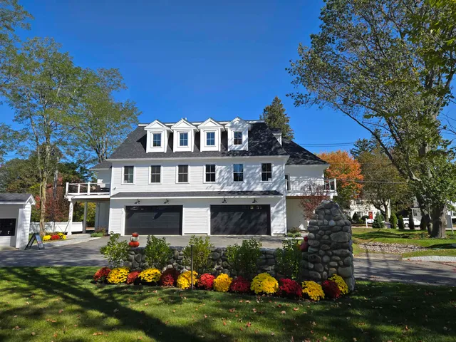 $1,378,000 | 2 Woodbury Avenue, Unit 2, Portsmouth, NH 03801