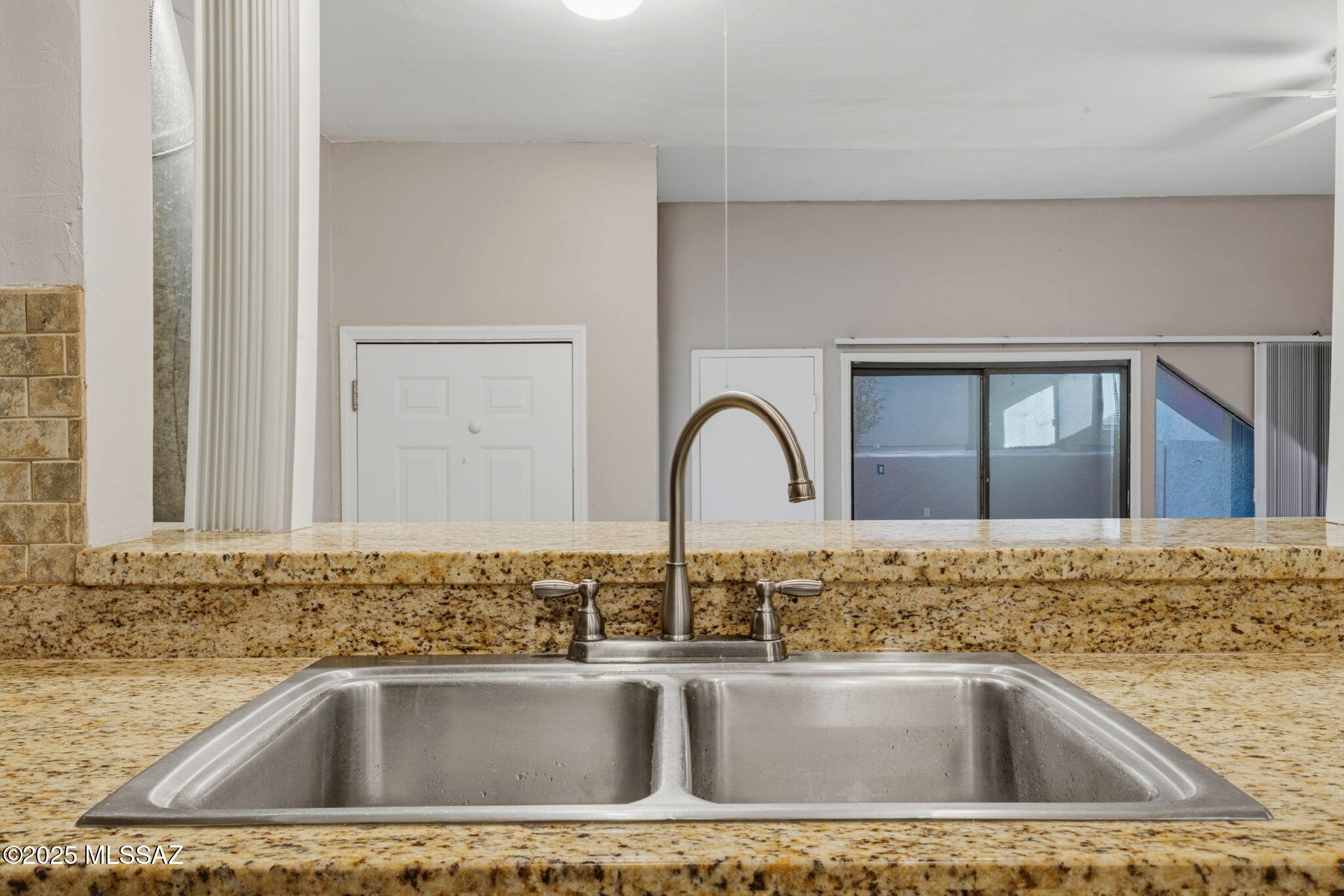 2744 North Country Club Road, Unit 106 Tucson, AZ 85716 - Photo 3 of 34