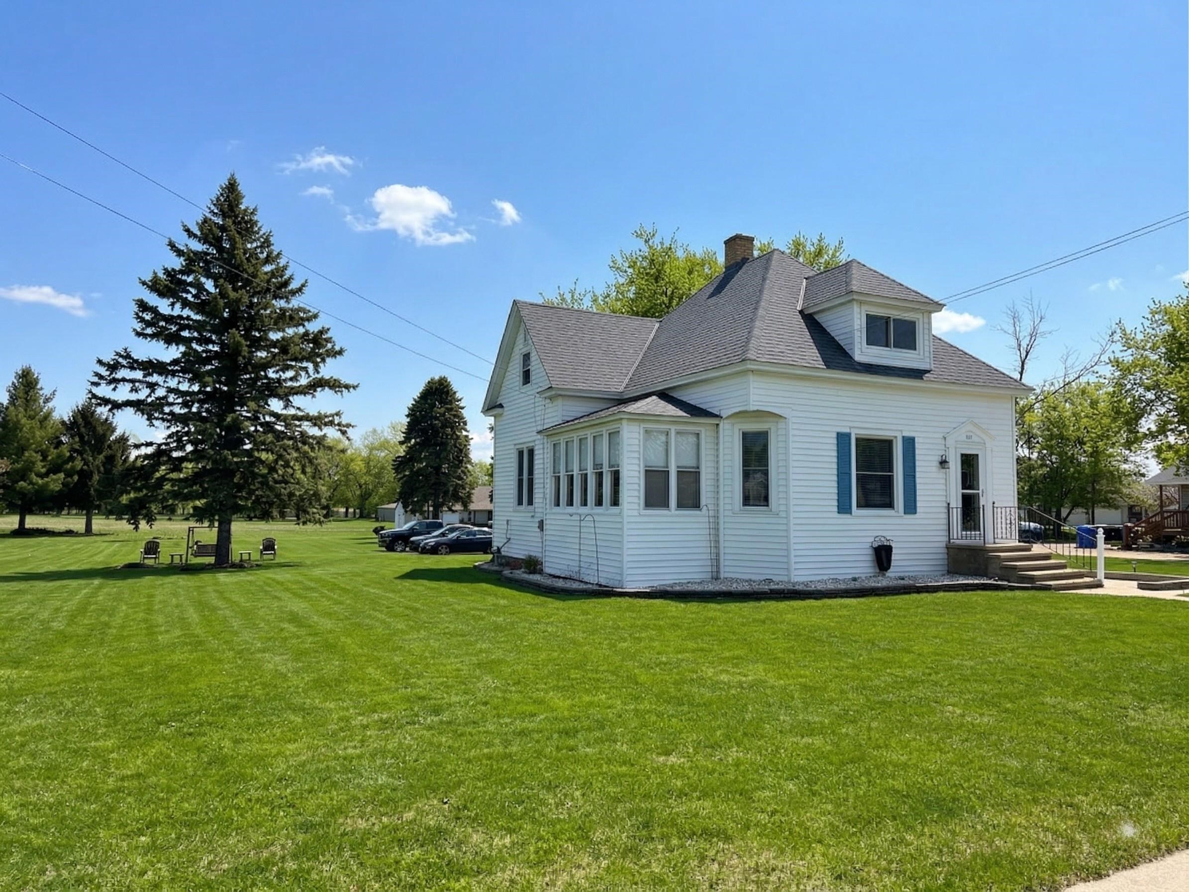 129 West Beloit Street Darien, WI 53114 - Photo 14 of 15