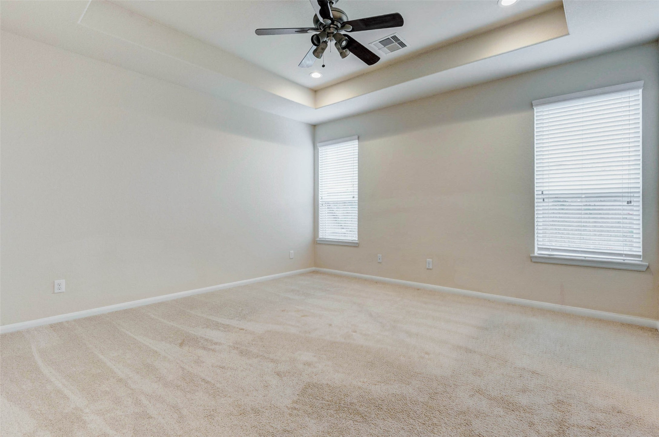 7638 Alum Lane Baytown, TX 77521 - Photo 20 of 44 a view of an empty room with a window