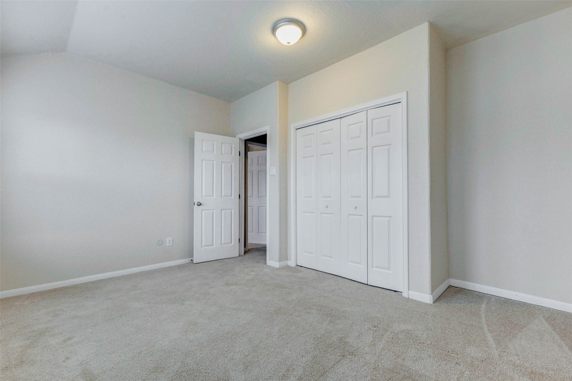 7638 Alum Lane Baytown, TX 77521 - Photo 33 of 44 an empty room with closet area