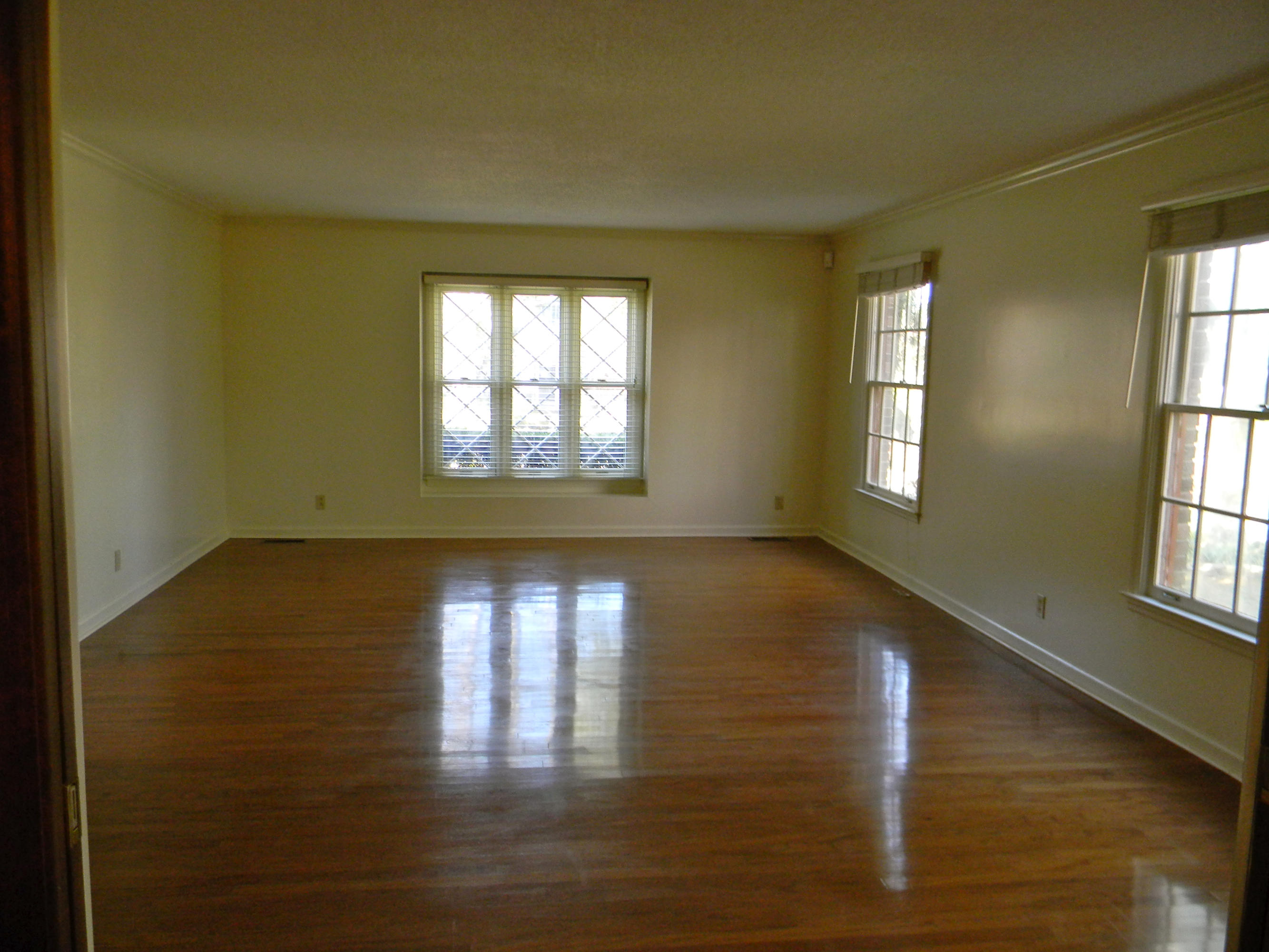 103 Crestview Lane Oak Ridge, TN 37830 - Photo 12 of 39 Living Room