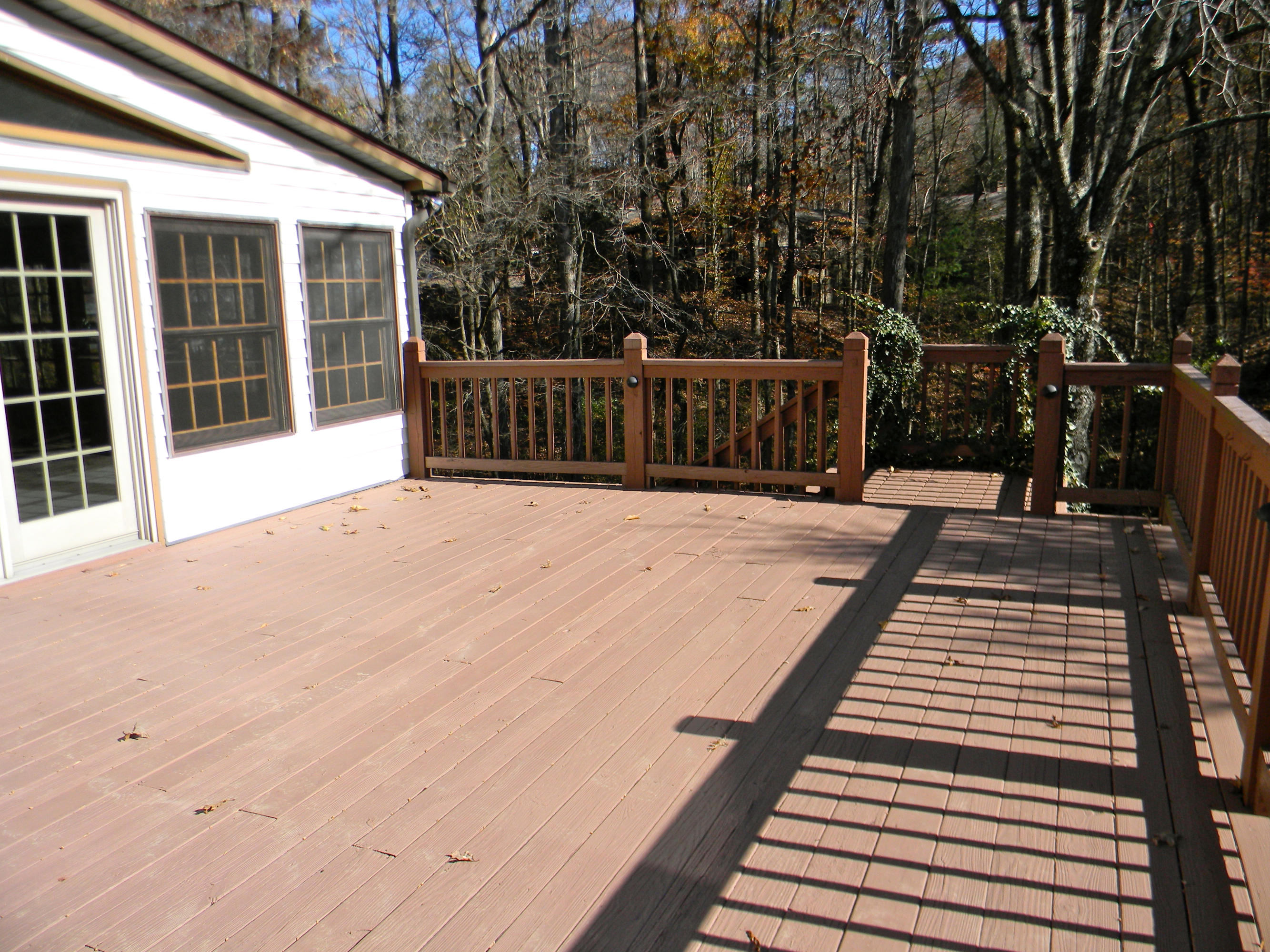103 Crestview Lane Oak Ridge, TN 37830 - Photo 39 of 39 Upper Deck on Side of Home