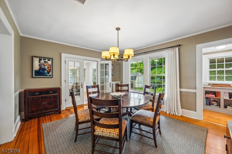 148 Beekman Road Summit, NJ 07901 - Photo 3 of 31