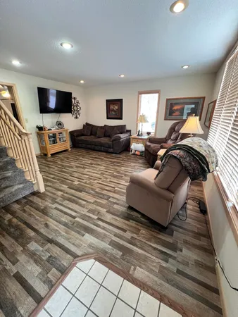 $260,000 | 621 7th Avenue, Madison, MN 56256