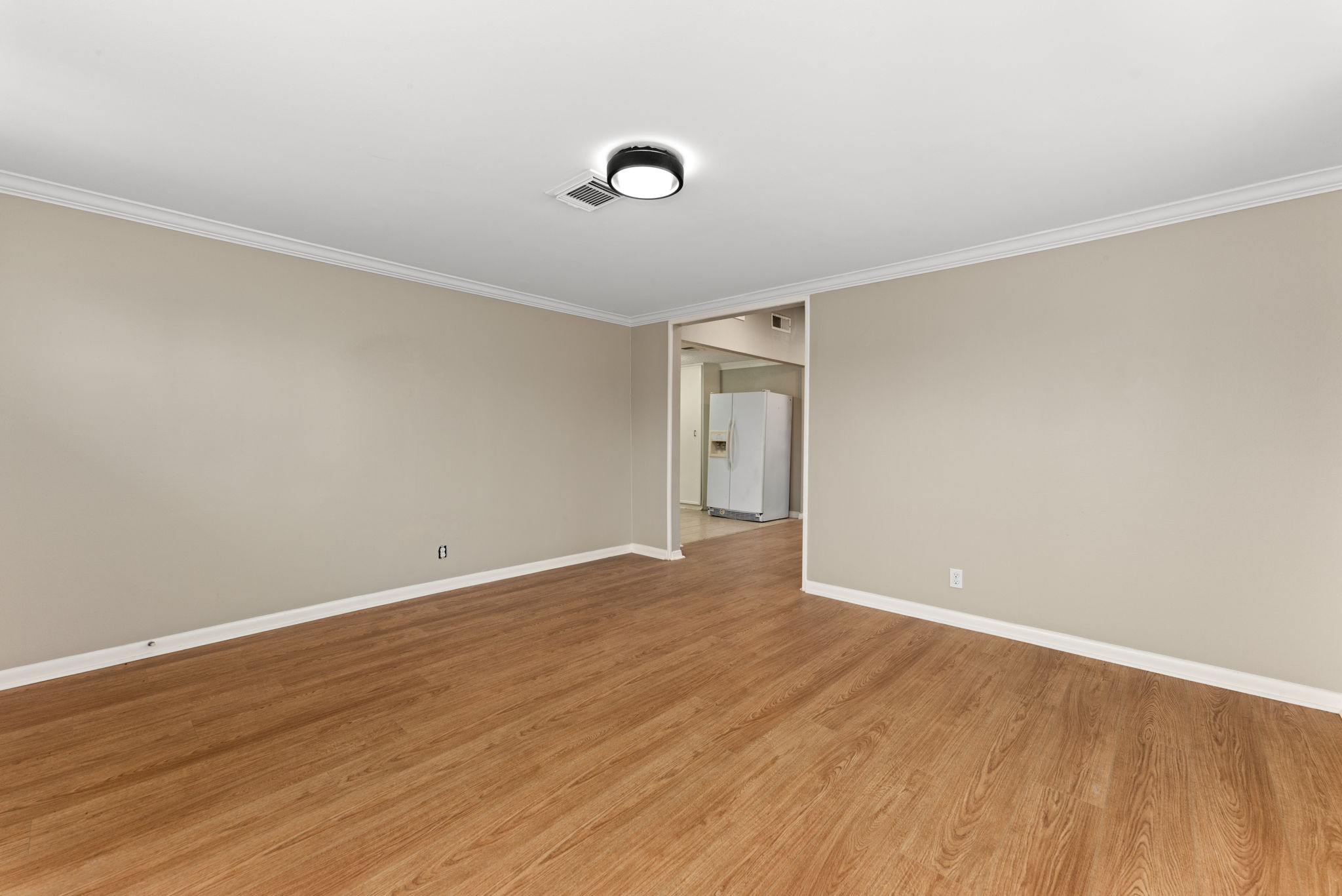 5311 Gano Street Houston, TX 77009 - Photo 10 of 35 a view of an empty room