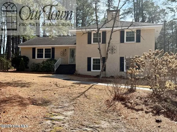 $2,200 | 1711 Meadowbrook Lane West, Wilson, NC 27893