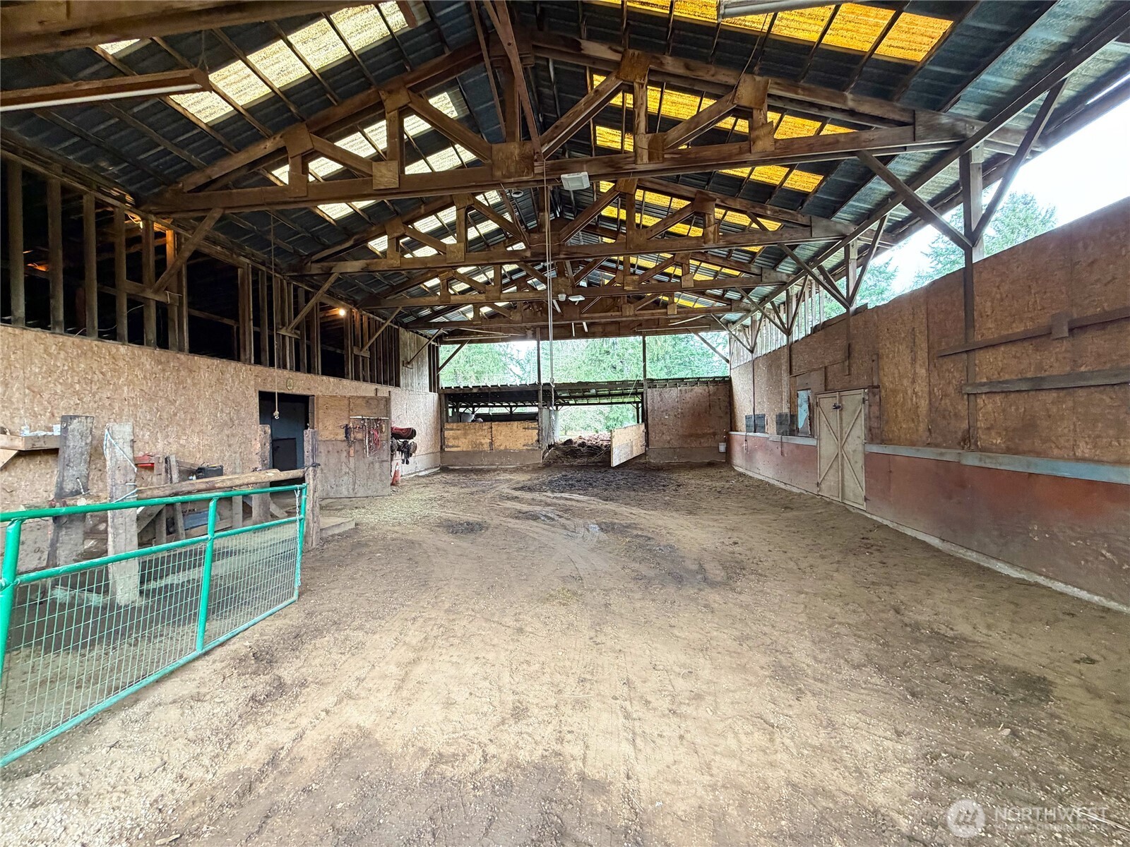 20925 260th Avenue Southeast Maple Valley, WA 98038 - Photo 19 of 34 a view of a garage