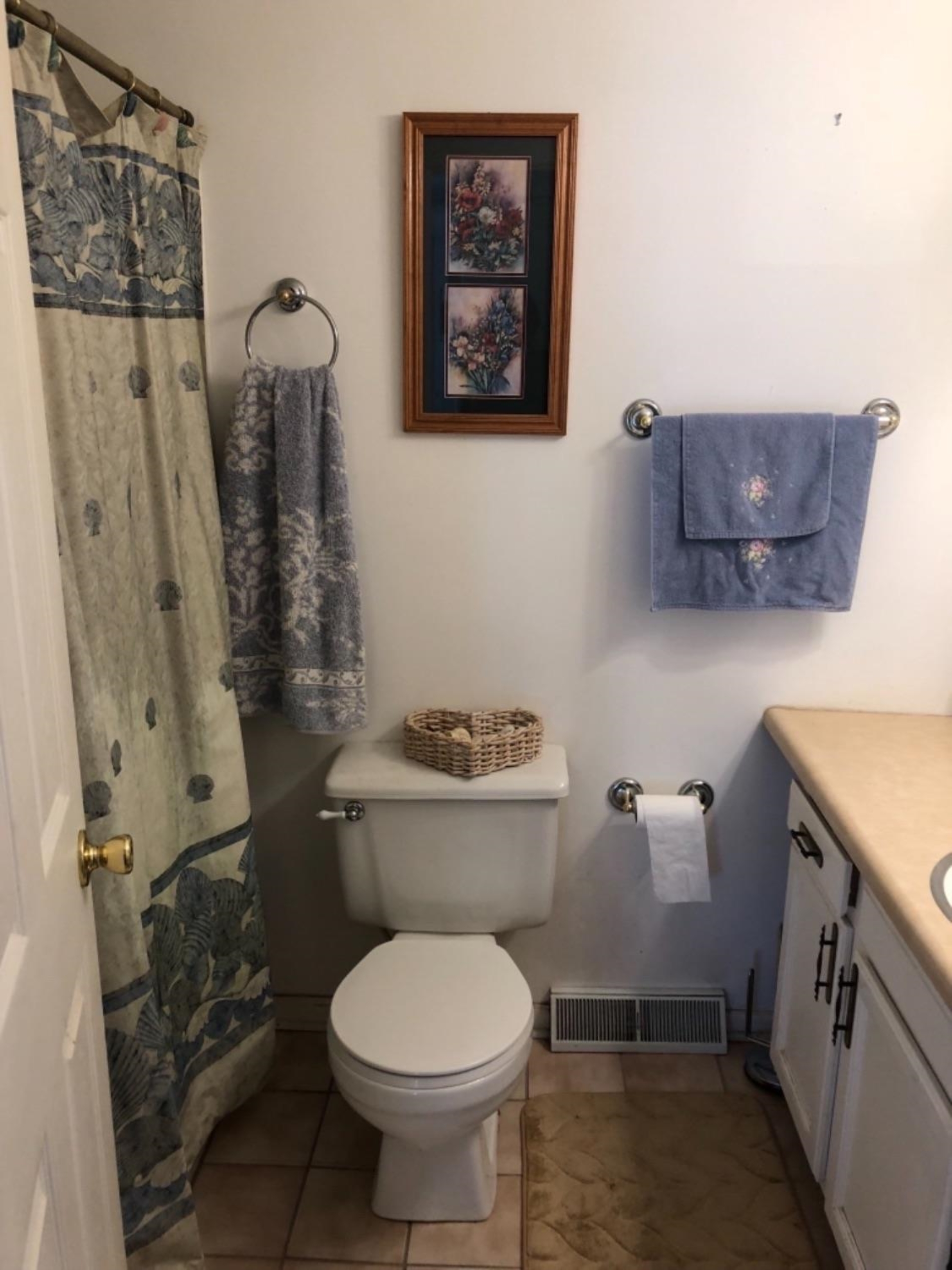 2309 Boulder Road Dyer, IN 46311 - Photo 18 of 24 a bathroom with a toilet and a shower