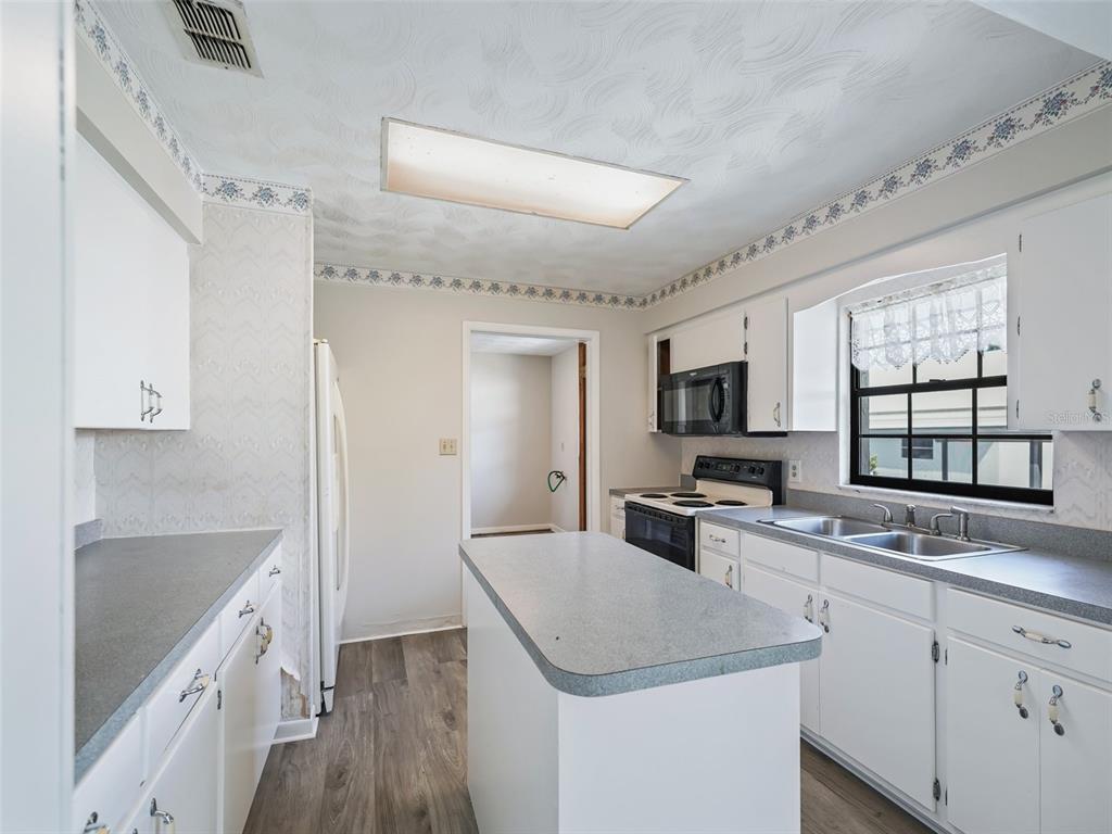 11495 Southeast 121st Lane Road Belleview, FL 34420 - Photo 11 of 33