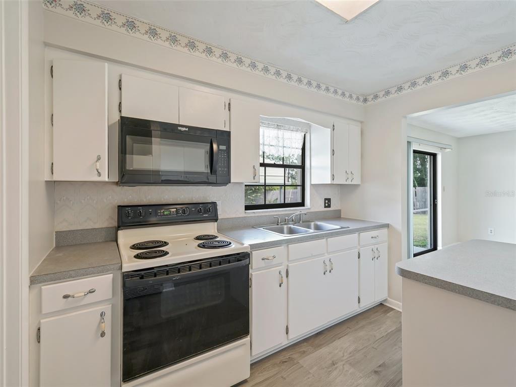 11495 Southeast 121st Lane Road Belleview, FL 34420 - Photo 14 of 33