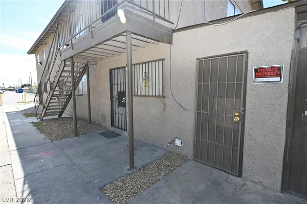 $950 | 2301 Stewart Avenue, Unit B, Las Vegas, NV 89101
