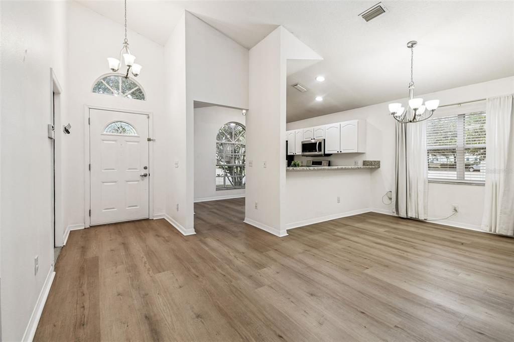 7608 Hampshire Garden Place Apollo Beach, FL 33572 - Photo 15 of 54