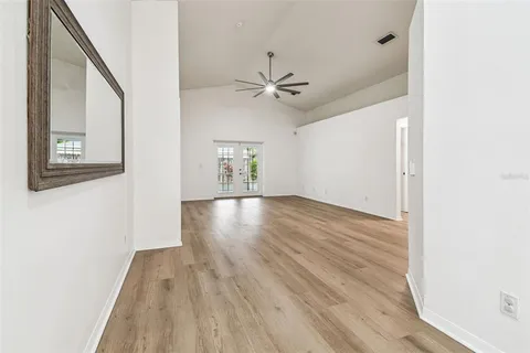 $299,900 | 7608 Hampshire Garden Place, Apollo Beach, FL 33572