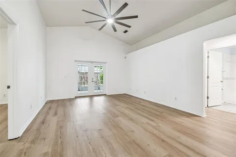 $299,900 | 7608 Hampshire Garden Place, Apollo Beach, FL 33572